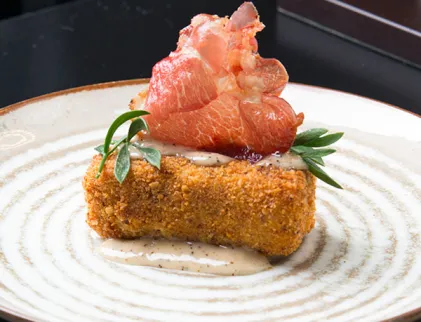 Crocchetta di patate, capocollo di Martina Franca e salsa BBQ bianca